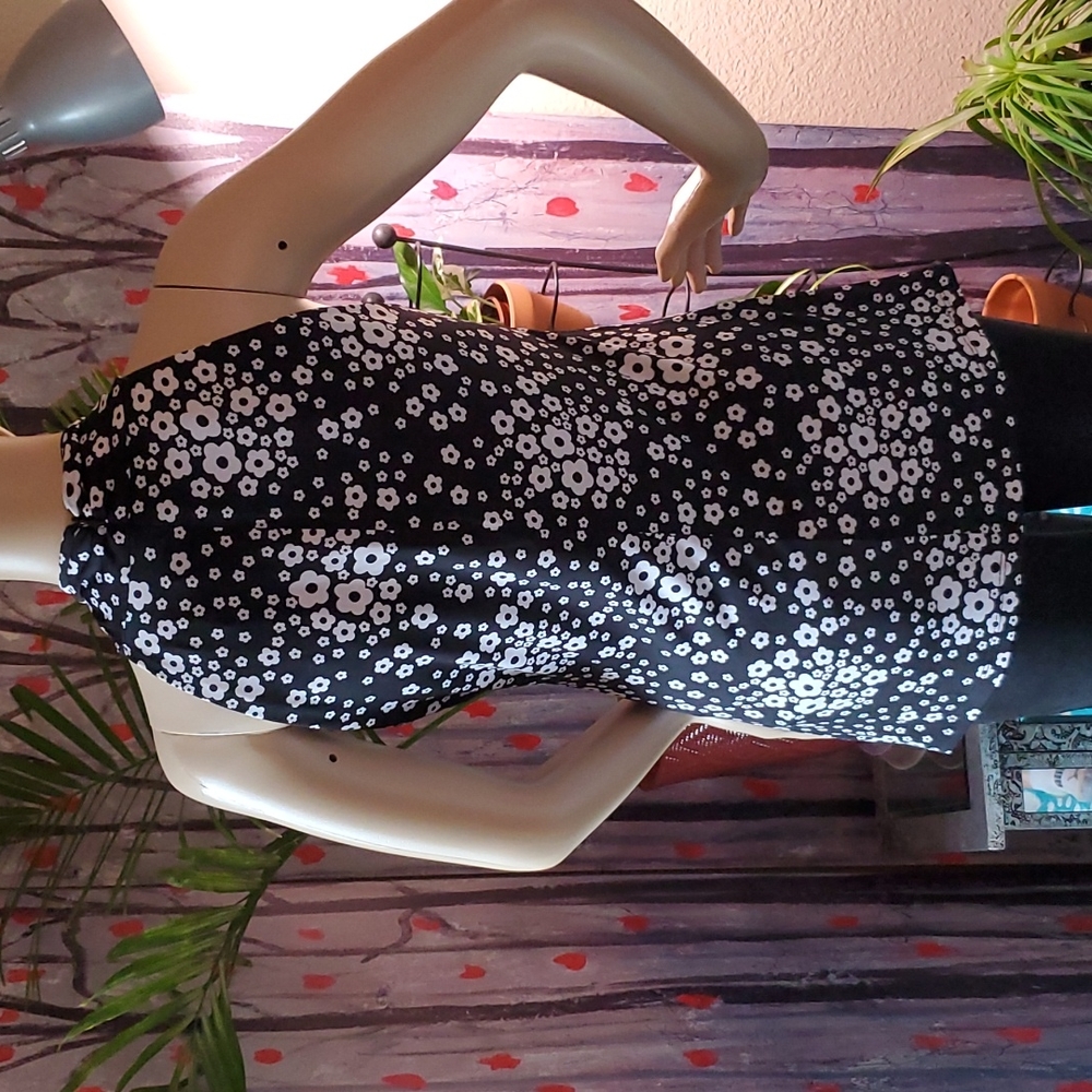 MICHAEL KORS Black-and-white floral print halter type top Small EUC - Picture 4 of 7